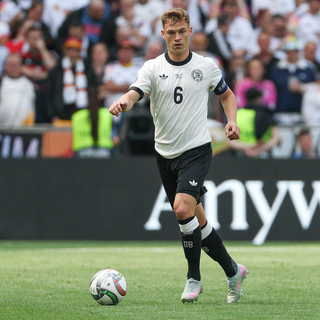 MITTELFELD: Joshua Kimmich