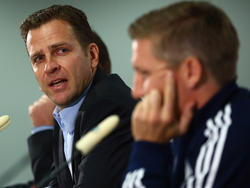 Oliver Bierhoff (l) traut Bastian Schweinsteiger (r) eine tragende Rolle bei der EM zu