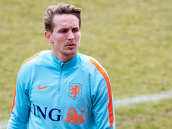 Luuk de Jong bereidt zich met het Nederlands elftal voor op de oefeninterlands tegen Frankrijk en Engeland. (22-03-2016)