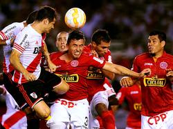 El peruano Juan Aurich arrancó un empate en Bolivia. (Foto: Imago)