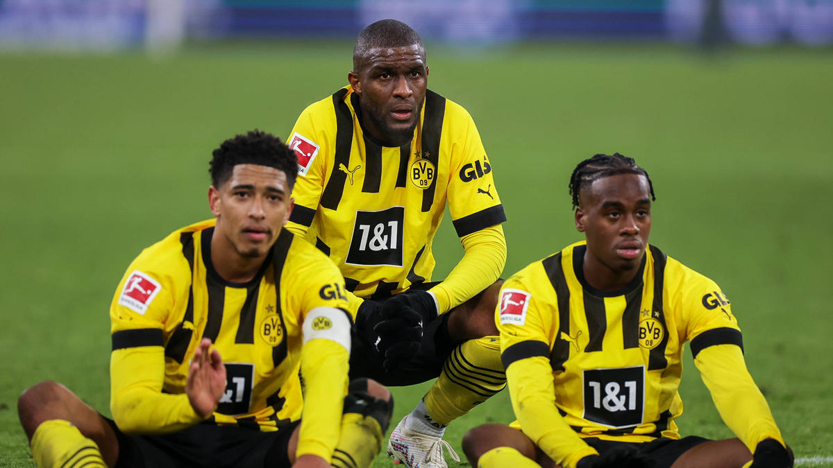 Laboriert erneut an einer Schulterverletzung: Jamie Bynoe-Gittens (r.) vom BVB