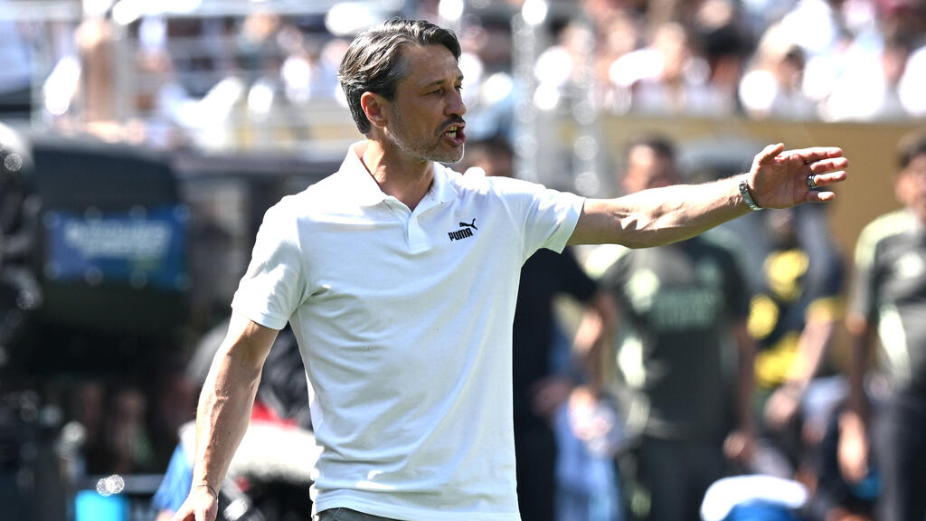BVB-Trainer Niko Kovac steht aktuell noch bis 2026 unter Vertrag BVB-Trainer Niko Kovac steht aktuell noch bis 2026 unter Vertrag