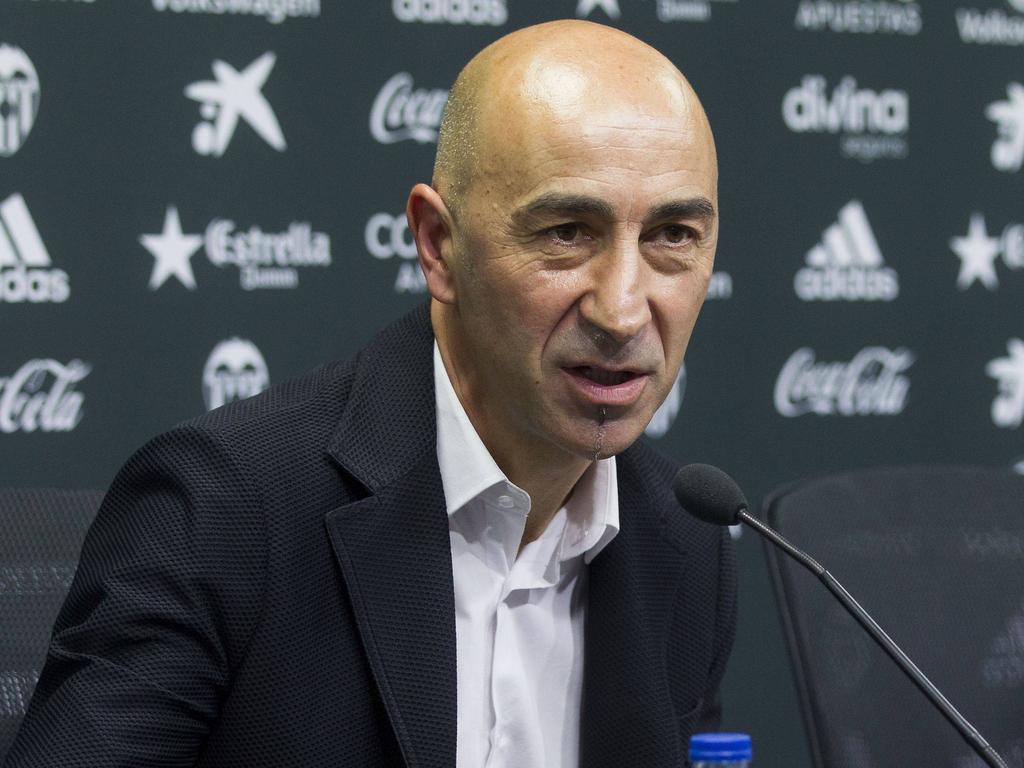 Pako Ayestarán durante su presentación como nuevo entrenador valencianista. (Foto: Imago)