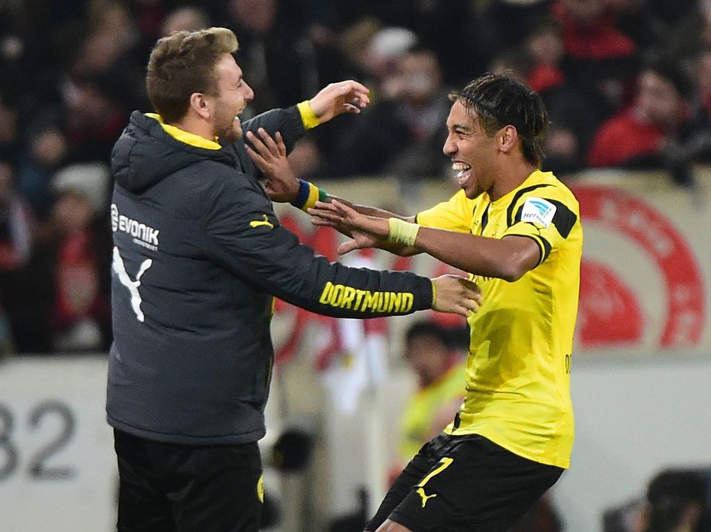 Derzeit bleibt für Ciro Immobile (l.) nur die Rolle des ersten Gratulanten Derzeit bleibt für Ciro Immobile (l.) nur die Rolle des ersten Gratulanten