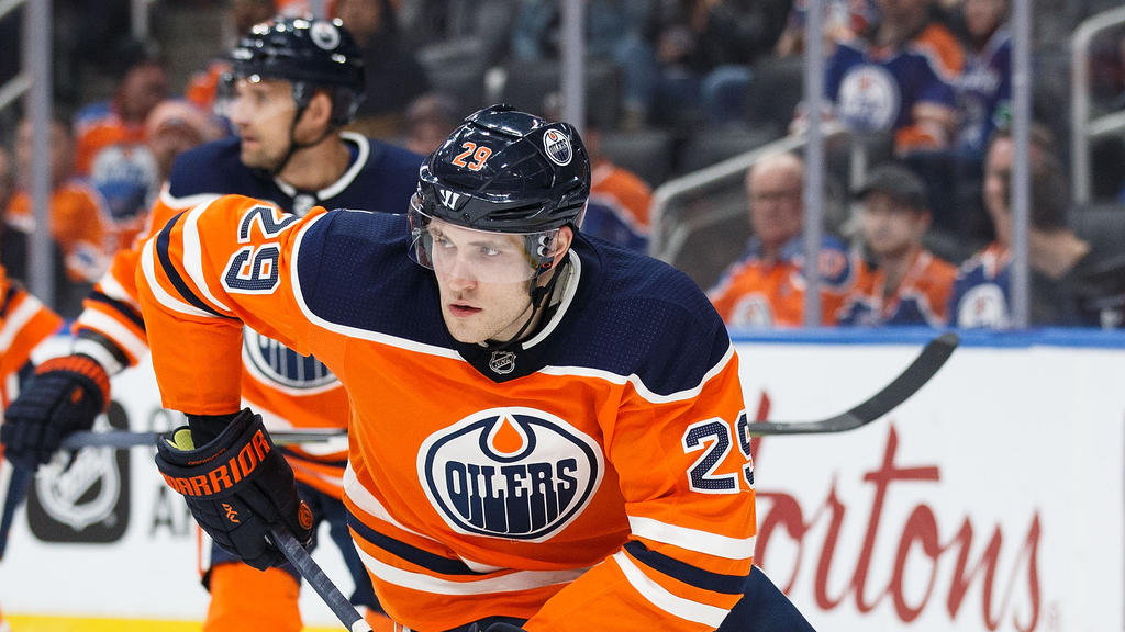Leon Draisaitl konnte mit den Edmonton Oilers einen Heimerfolg feiern Leon Draisaitl konnte mit den Edmonton Oilers einen Heimerfolg feiern