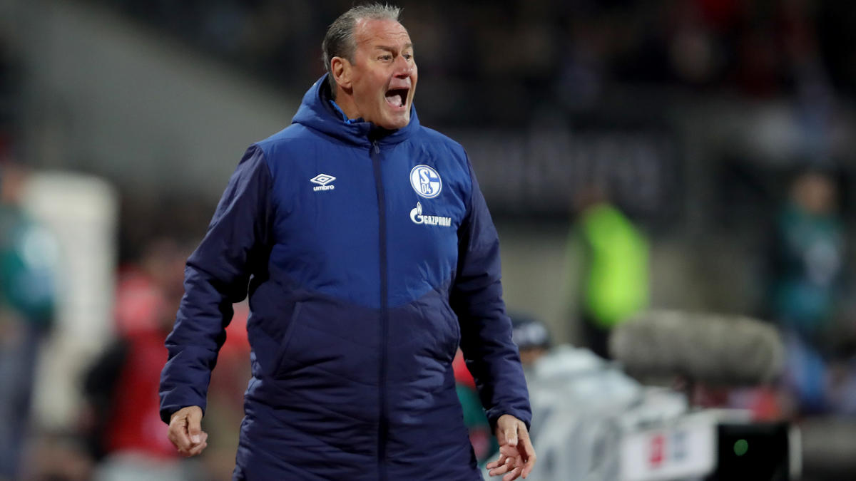 Huub Stevens steckt mit den Schalkern noch immer im Abstiegskampf Huub Stevens steckt mit den Schalkern noch immer im Abstiegskampf