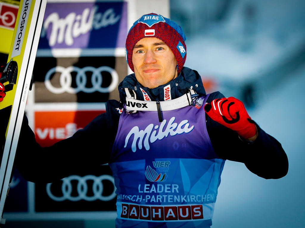 Kamil Stoch liegt in der Gesamtwertung der Tournee zur Halbzeit vorn Kamil Stoch liegt in der Gesamtwertung der Tournee zur Halbzeit vorn