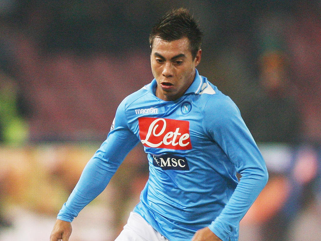 Eduardo Vargas tauscht das Napoli-Trikot für die Rückrunde wohl mit dem des FC Valencia Eduardo Vargas tauscht das Napoli-Trikot für die Rückrunde wohl mit dem des FC Valencia