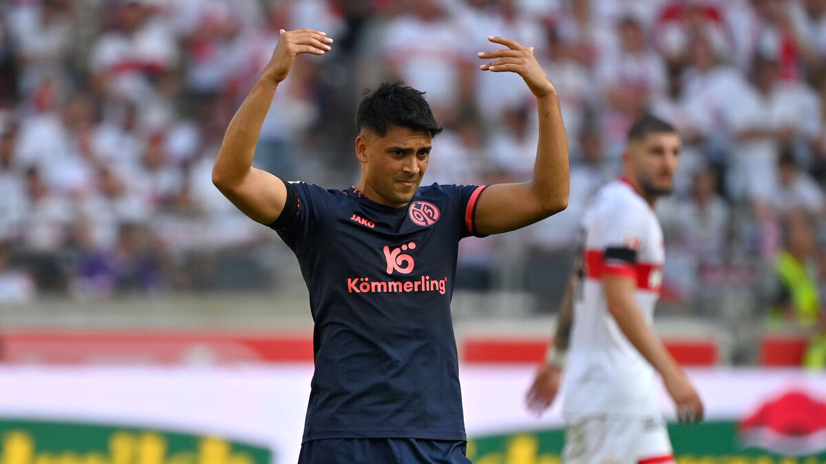 Gây xôn xao với phát ngôn tại Eintracht Frankfurt: Nadiem Amiri từ Mainz 05