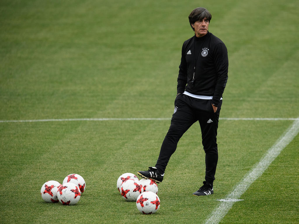 Joachim Löw hält nicht viel von verfrühter WM-Euphorie Joachim Löw hält nicht viel von verfrühter WM-Euphorie