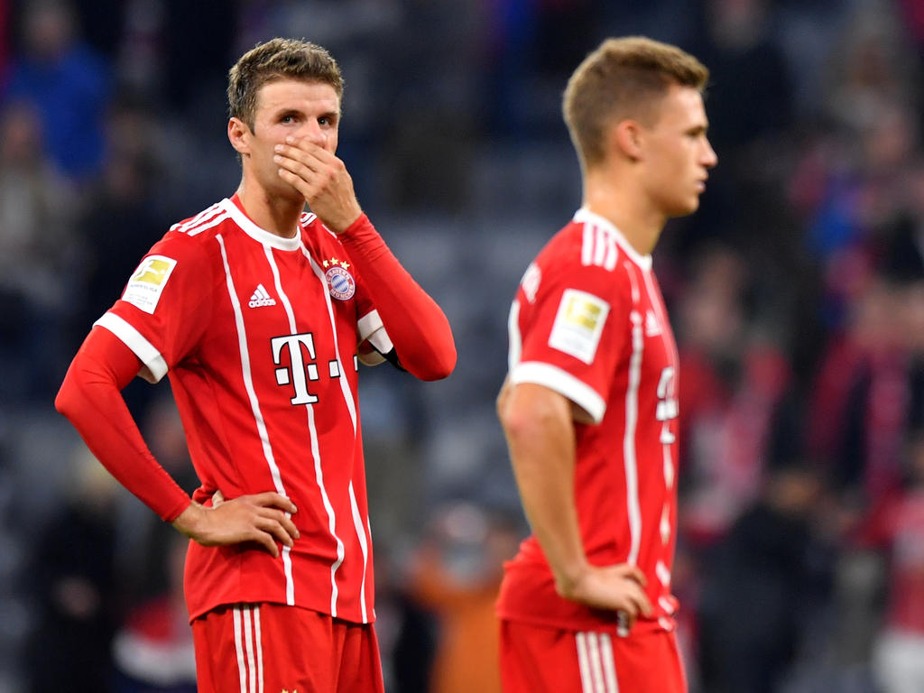 Thomas Müller (l.) will mit Bayern an Borussia Dortmund vorbeiziehen