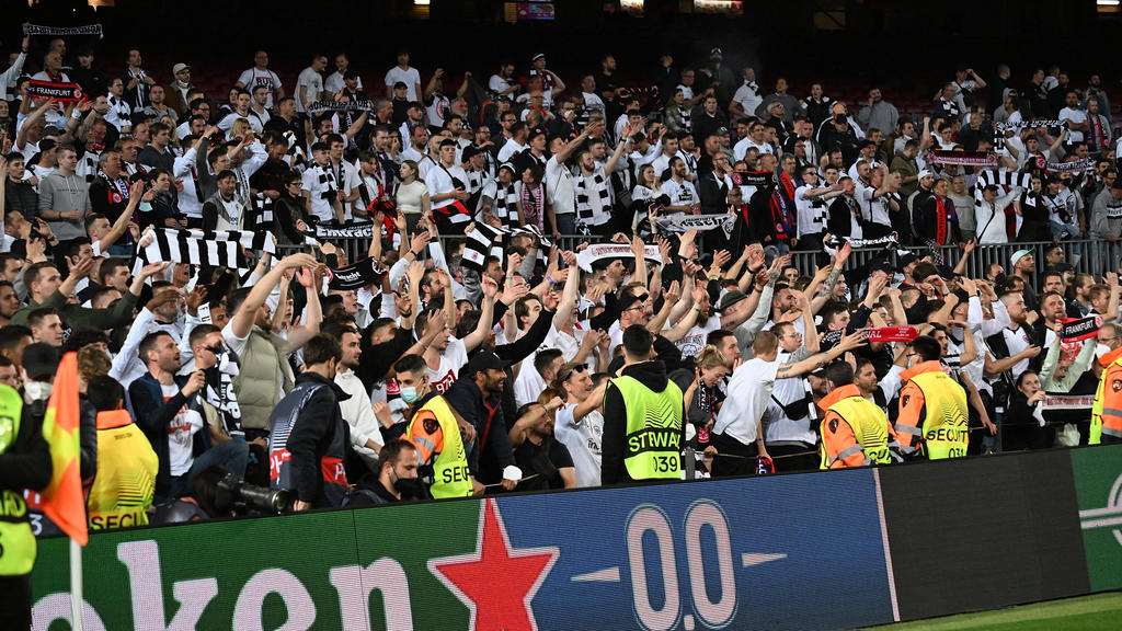 Fan-Dominanz von Eintracht Frankfurt in Barcelona Fan-Dominanz von Eintracht Frankfurt in Barcelona