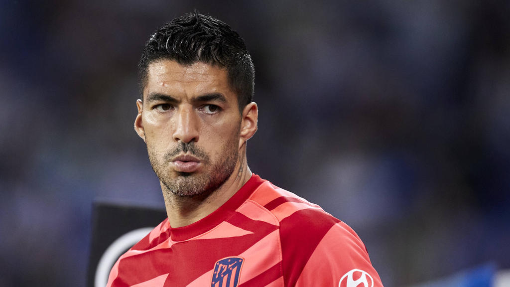 Luis Suarez signs short-term deal to rejoin boyhood club Nacional