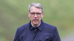 Peter Knäbel zieht beim FC Schalke 04 die Fäden