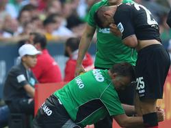 Schon wieder am Knie verletzt: Raúl Bobadilla (r)