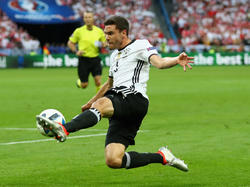Jonas Hector muss mit dem Training aussetzen