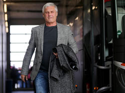 Armin Veh sieht auf die beiden Bundesliga-Absteiger eine schwere Saison zukommen