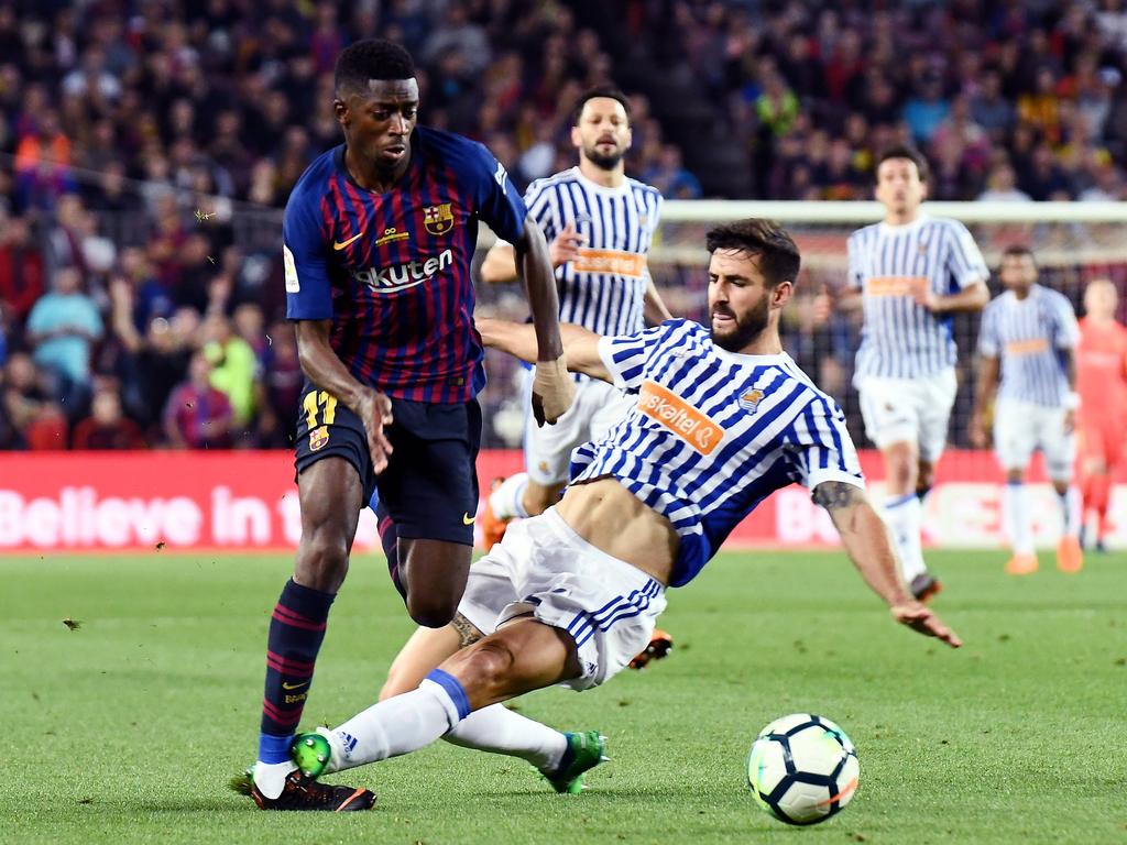 Raúl Navas dobló el tobillo derecho al atacante galo del Barça. (Foto: Imago)