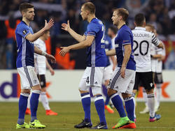 Matija Nastasić (l.) könnte Schalke verlassen, Holger Badstuber dafür bleiben