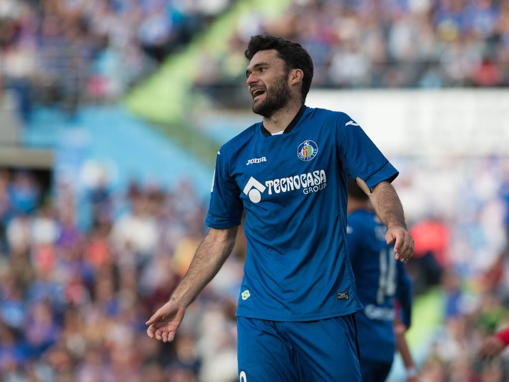 Jorge Molina hizo los goles azulones en El Alcoraz. (Foto: Imago)