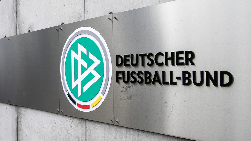 Der deutsche Fußball-Bund sitzt in Frankfurt Der deutsche Fußball-Bund sitzt in Frankfurt