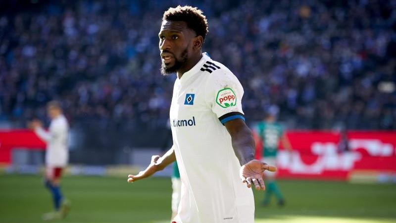 Bakery Jatta im Trikot des HSV