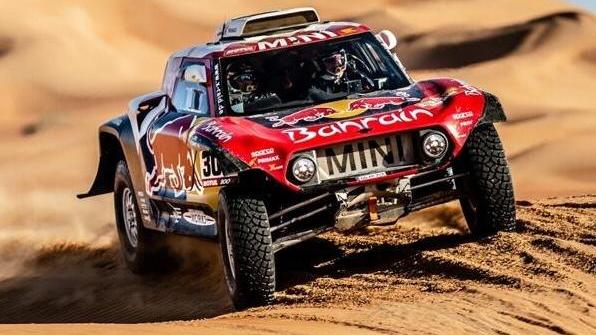 Zum dritten Mal hat Carlos Sainz die Rallye Dakar gewonnen Zum dritten Mal hat Carlos Sainz die Rallye Dakar gewonnen