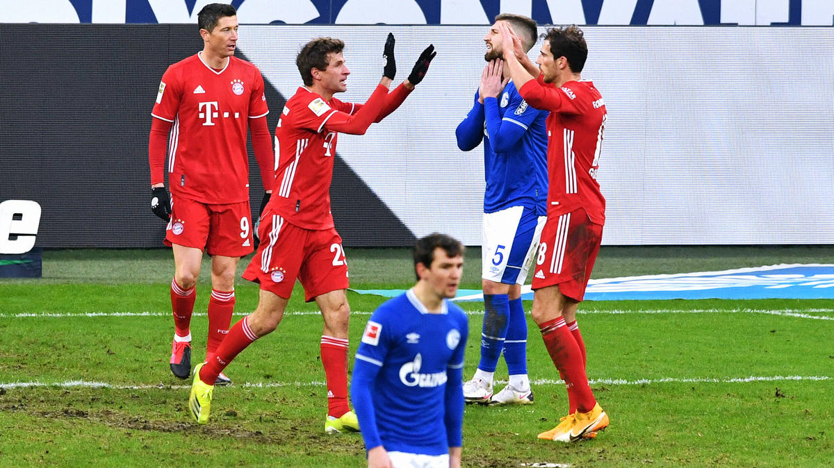 Thomas Müller überragte beim 4:0-Sieg des FC Bayern gegen Schalke 04 Thomas Müller überragte beim 4:0-Sieg des FC Bayern gegen Schalke 04