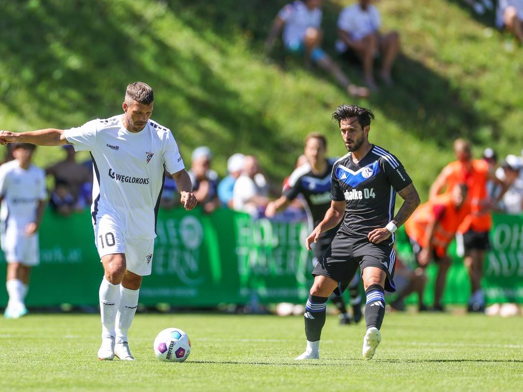 Denkt noch nicht ans Karriereende: Lukas Podolski (l) Denkt noch nicht ans Karriereende: Lukas Podolski (l)