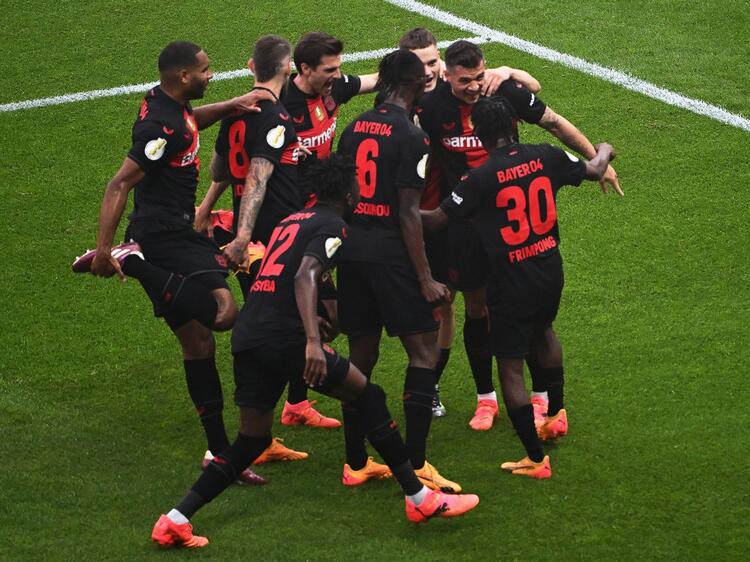 Der deutsche Meister setzte sich im Finale gegen Kaiserslautern trotz langer Unterzahl mit 1:0 durch