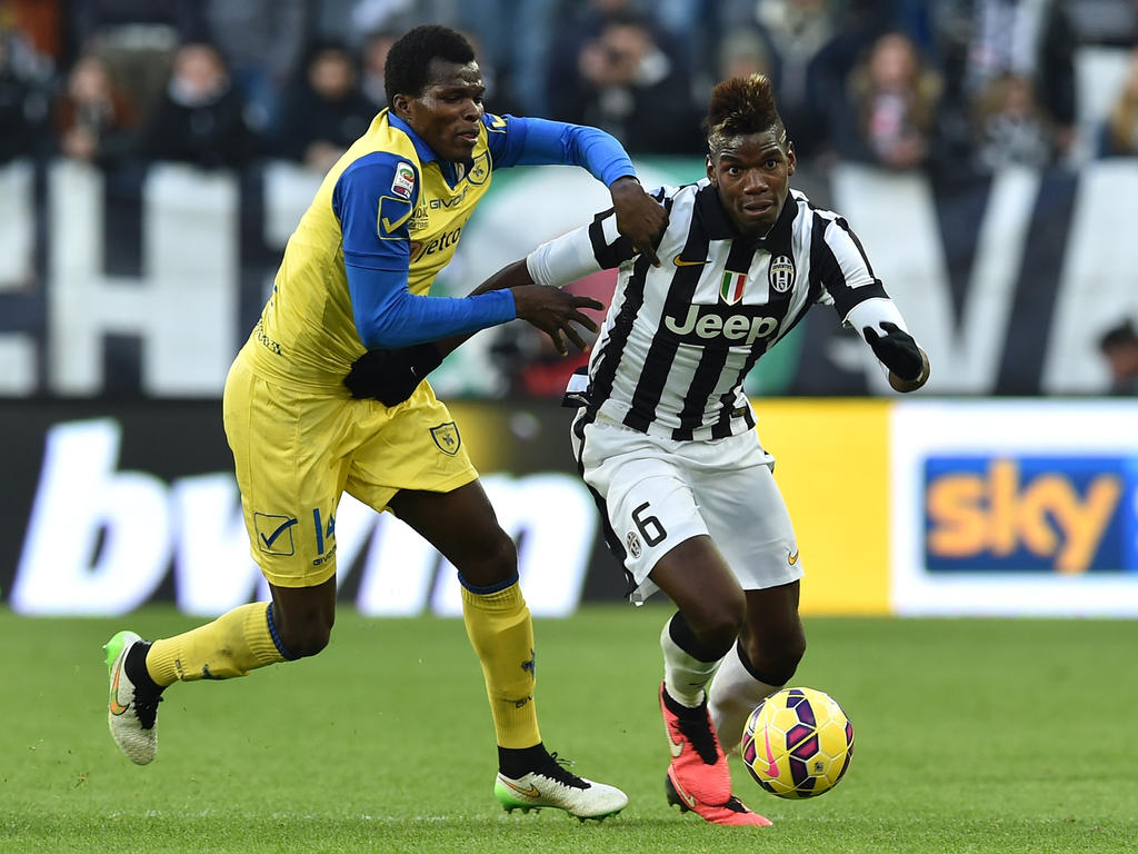 Paul Pogba (r.) könnte Juventus im Sommer verlassen
