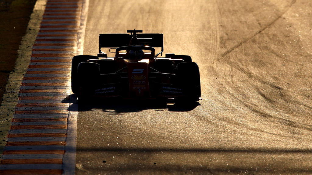 Sebastian Vettel dreht auch in der Nachmittagssession fleißig seine Runden Sebastian Vettel dreht auch in der Nachmittagssession fleißig seine Runden