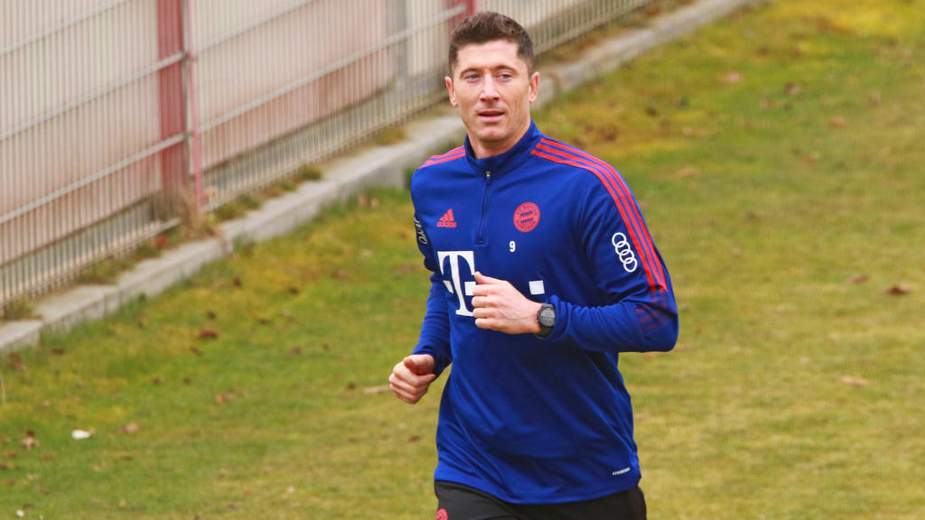 Robert Lewandowski konnte zuletzt nur eingeschränkt trainieren Robert Lewandowski konnte zuletzt nur eingeschränkt trainieren