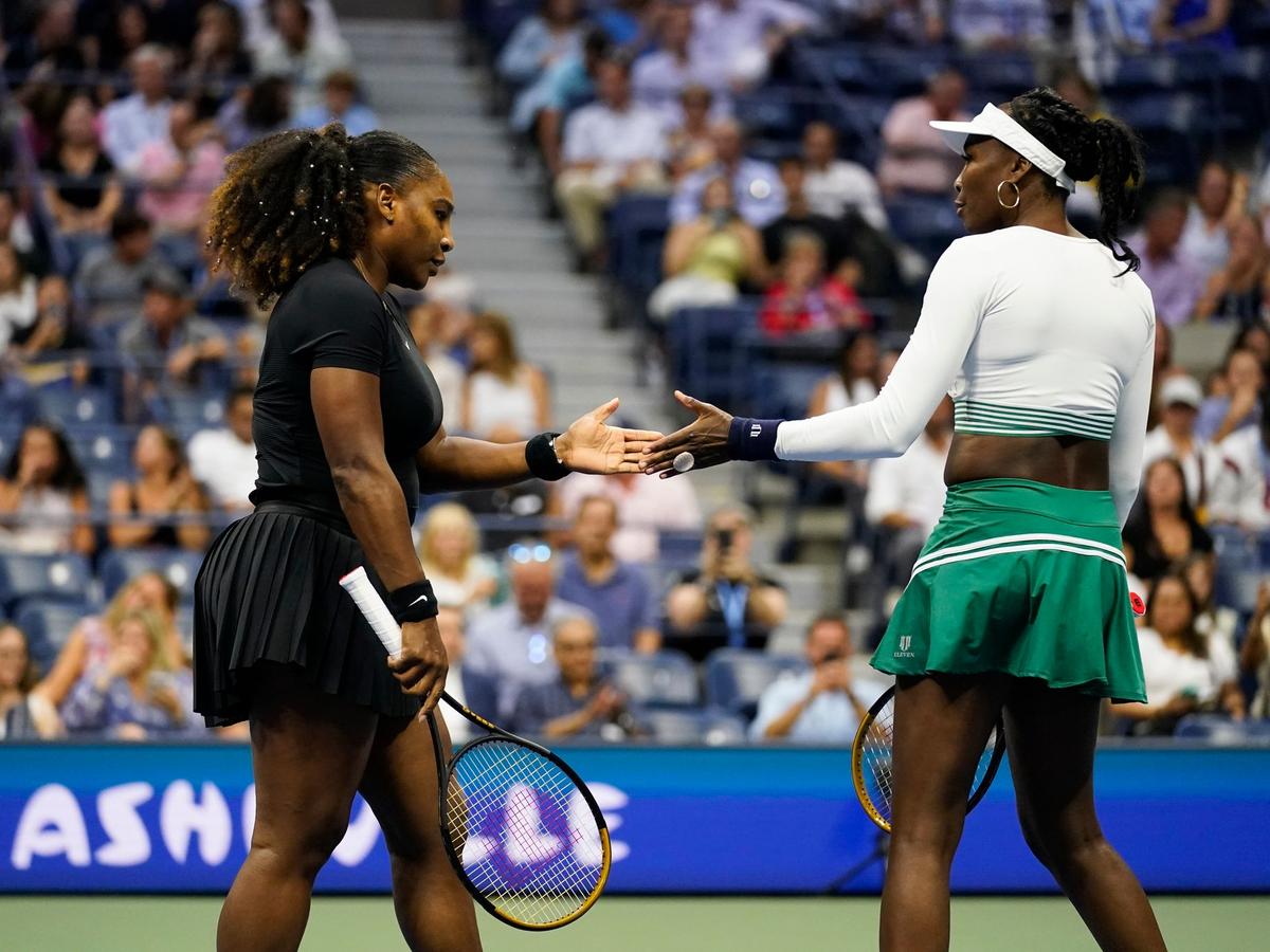 Serena Williams und Venus Williams während des Spiels bei der US Open