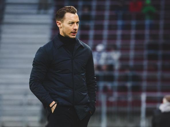 Salzburg-Coach Matthias Jaissle musste im Test gegen Inter Mailand eine Niederlage einstecken.