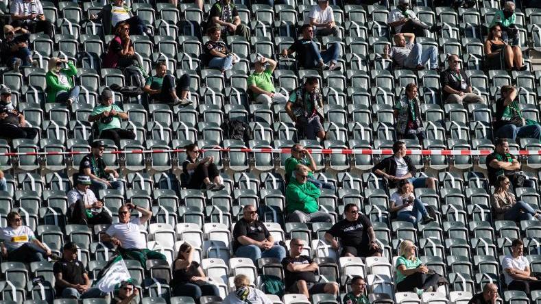 Für die Fans, die wieder in die Stadien dürfen gilt: Auch der Toilettengang will geplant sein Für die Fans, die wieder in die Stadien dürfen gilt: Auch der Toilettengang will geplant sein