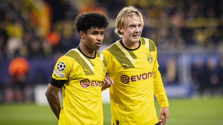Fehlt Karim Adeyemi (l.) dem BVB gegen den FC Bayern?