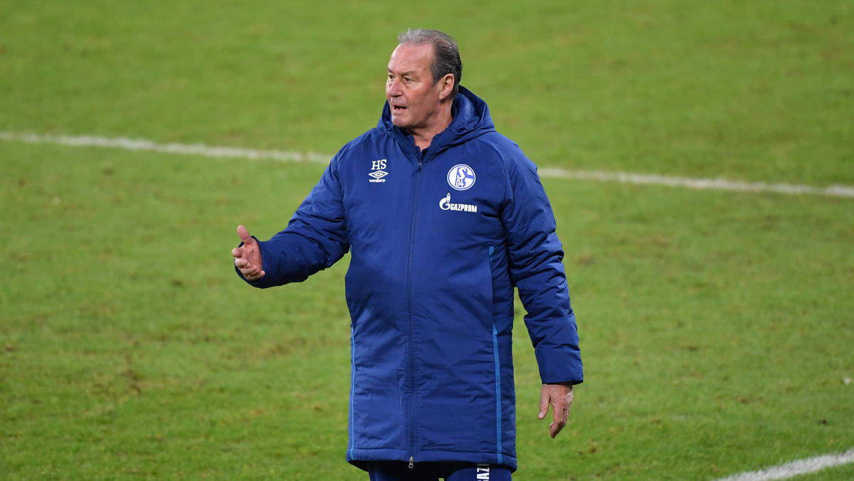 Huub Stevens sieht ein Qualitätsproblem im DFB-Team.