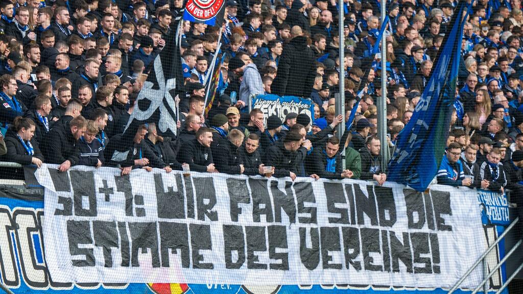 Die Paderborner Fans sind gegen einen Einstieg eines Investors bei der DFL
