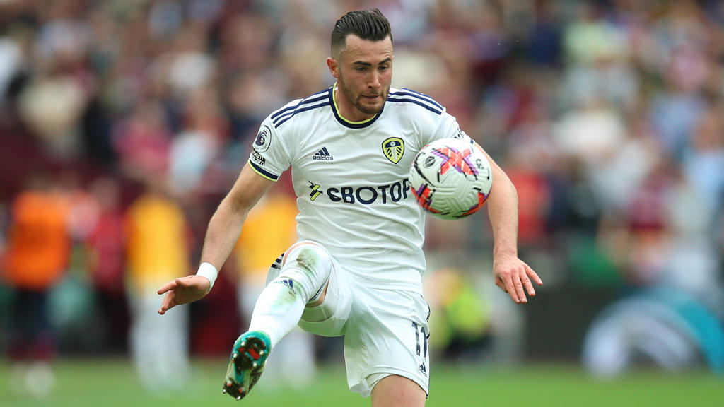 Leeds midfielder Jack Harrison (R) has joined Everton on loan