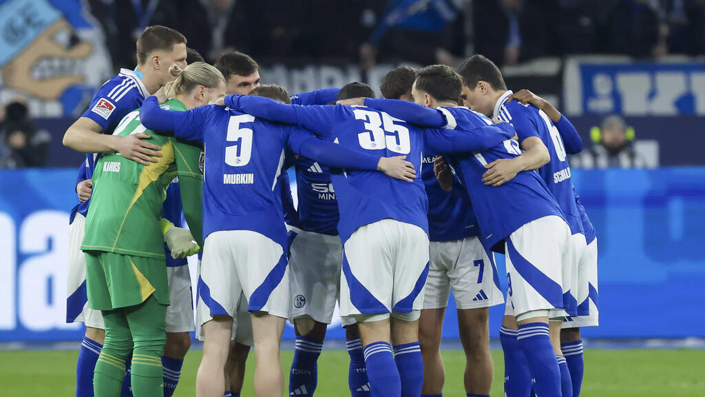 Beim FC Schalke 04 herrscht mal wieder Enttäuschung Beim FC Schalke 04 herrscht mal wieder Enttäuschung