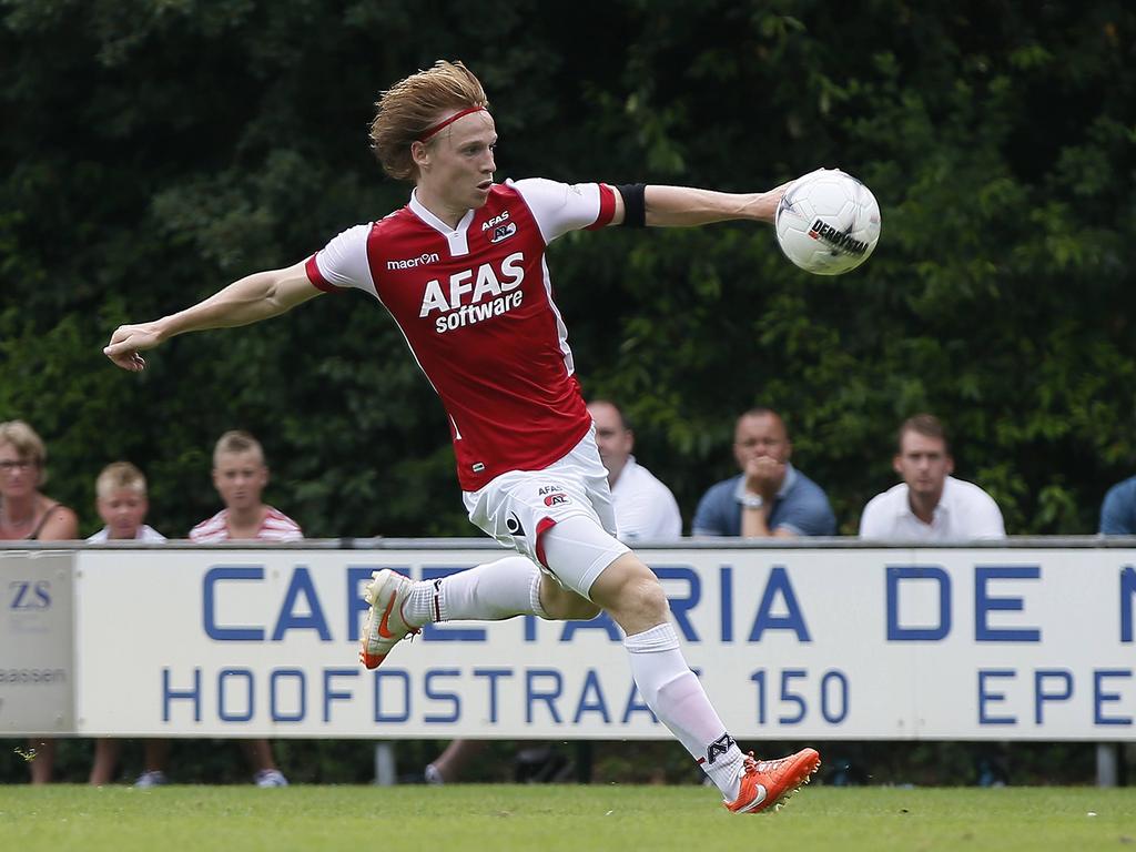 Guus Hupperts in actie tijdens de voorbereiding met zijn nieuwe club: AZ.