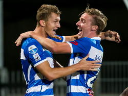 Tomáš Necid (l.) en Ben Rienstra (r.) zijn blij met de overwinning na afloop van FC Dordrecht - PEC Zwolle. (16-8-2014)