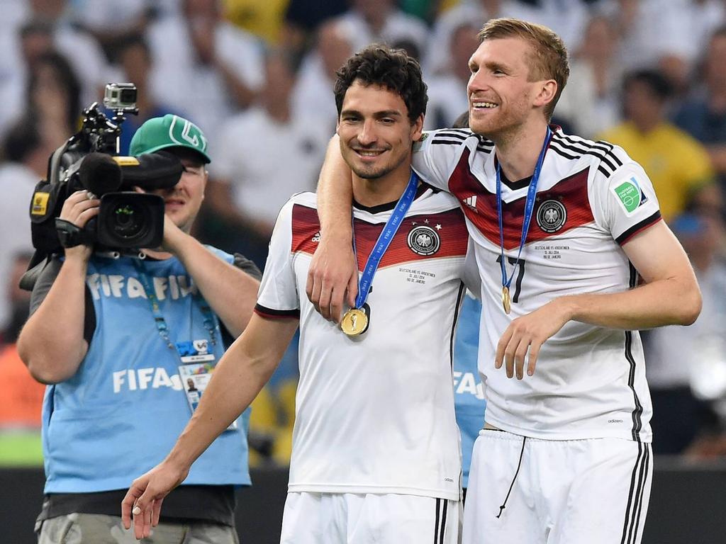 Kennen und schätzen sich: Mats Hummels und Per Mertesacker Kennen und schätzen sich: Mats Hummels und Per Mertesacker