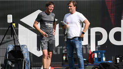 Oliver Glasner (l.) und Markus Krösche (r.) wollen Eintracht Frankfurt wieder auf Kurs bringen