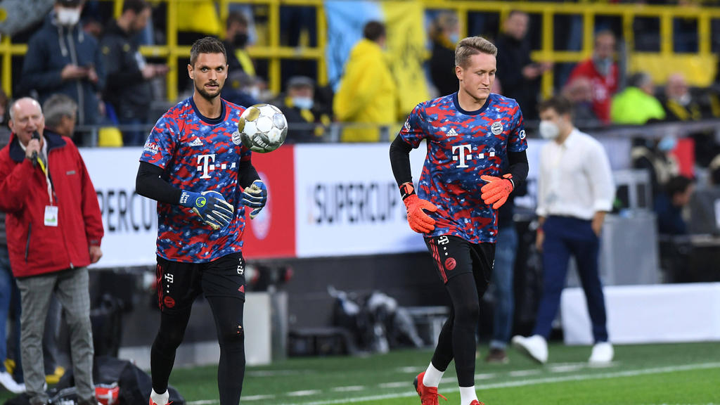 Könnte zu Zweitliga-Aufsteiger Braunschweig wechseln: Bayern Münchens Ersatztorhüter Ron-Thorben Hoffmann (r.) Könnte zu Zweitliga-Aufsteiger Braunschweig wechseln: Bayern Münchens Ersatztorhüter Ron-Thorben Hoffmann (r.)