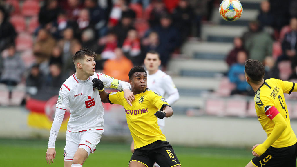 Youssoufa Moukoko schießt den BVB zum Sieg im Spitzenspiel ...
