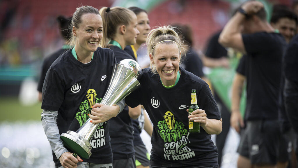 Ex-Nationalspielerin Kristin Demann (r.) macht Schluss