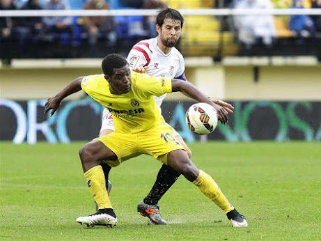 Coke (dcha.) marcó el primero del Sevilla en un mano a mano tras un pase de Diogo. (Foto: Imago)