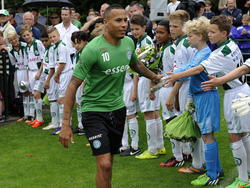 Middenvelder Tjaronn Chery laat zich zien tijdens de eerste training van FC Groningen. (28-06-2015)